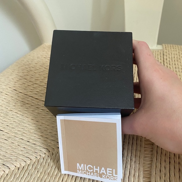 Michael Kors Watch - Picture 6 of 10